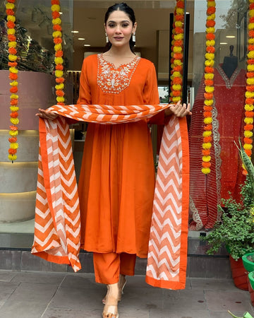 Embroiderd Cotton Kurti Set With Dupatta